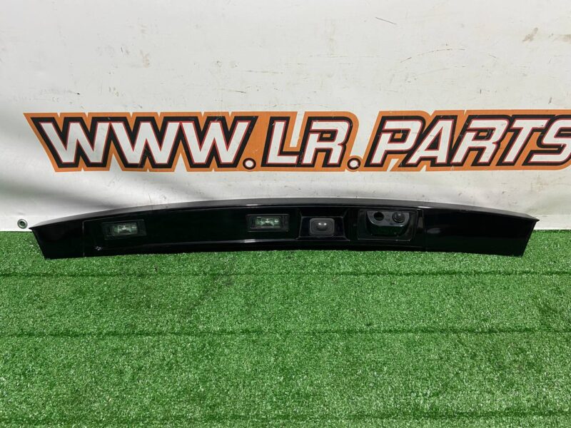 LR083124 Trunk lid molding Land Rover Discovery 5 Used cost 158 € in stock 4 pcs.