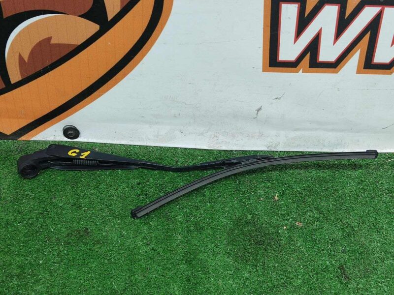 LR083129 Rear wiper arm Land Rover Discovery 5 L462 (2017-) used cost 20 € in stock 3 pcs.