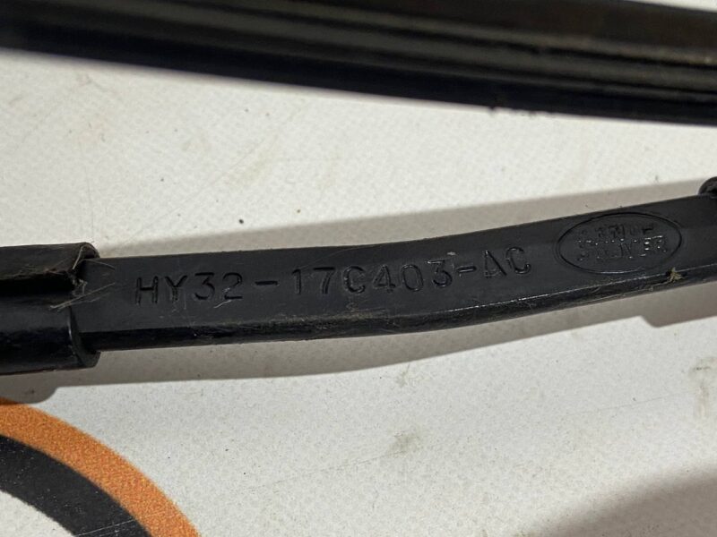 LR083129 Rear wiper arm Land Rover Discovery 5 L462 (2017-) used cost 20 € in stock 3 pcs.