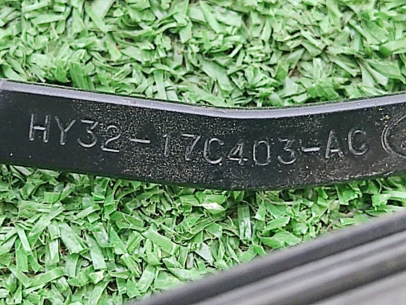 LR083129 Rear wiper arm Land Rover Discovery 5 L462 (2017-) used cost 20 € in stock 3 pcs.