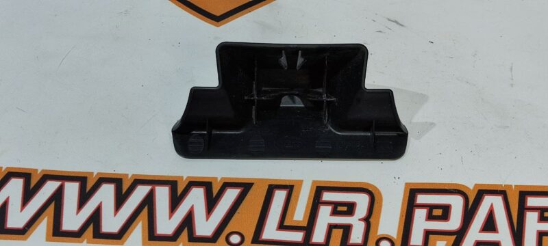 LR083221 Spoiler plug LAND ROVER DISCOVERY 5 (L462) Used cost 10,56 € in stock 1 pcs.