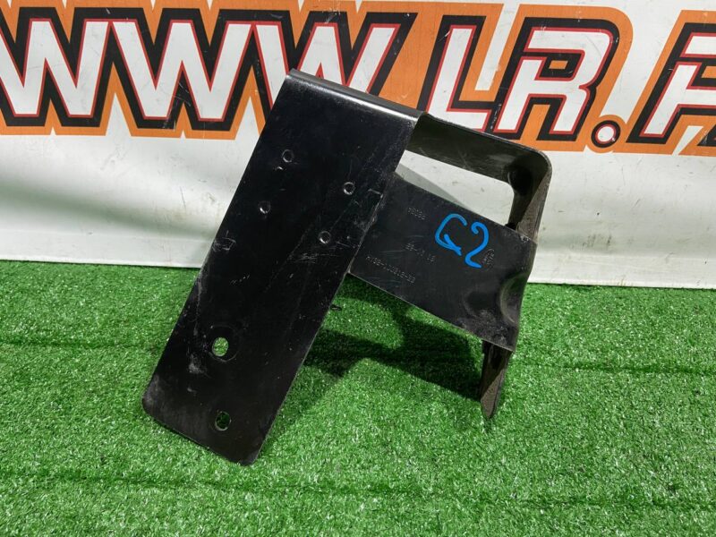 LR083226 Bracket rear left protection Land Rover Discovery 5 L462 used cost 20 € in stock 1 pcs.