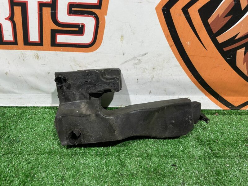 LR083279 Engine compartment insulator Land Rover Discovery 5 used cost 13 € in stock 2 pcs.