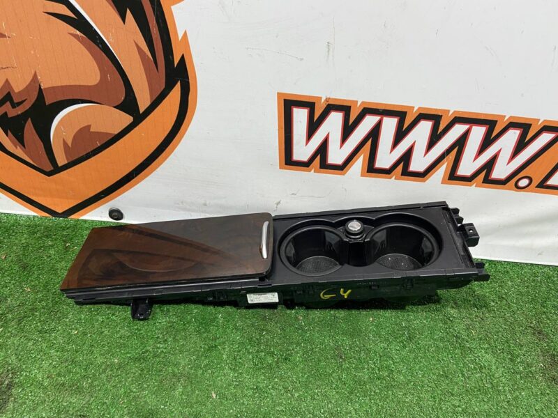 LR084039 Center console cup holder assembly Range Rover L405 (2013-2021) Used cost 100 € in stock 1 pcs.