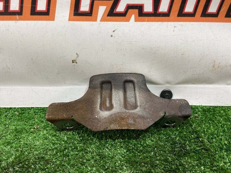 LR084045 Mudguard caliper front left right Range Rover Sport L494 Used cost 10 € in stock 1 pcs.