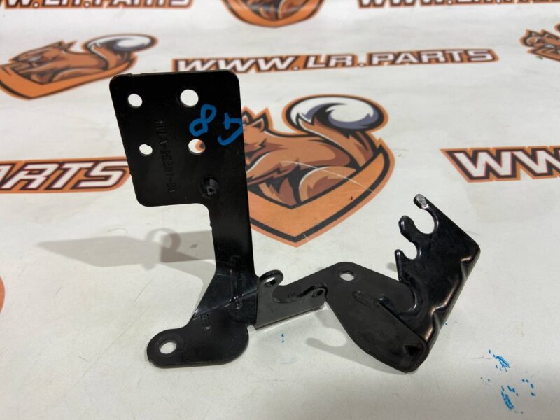 LR084050 Body Position sensor Bracket Rear left RANGE ROVER SPORT (L494) 2013- Used cost 10 € in stock 1 pcs.