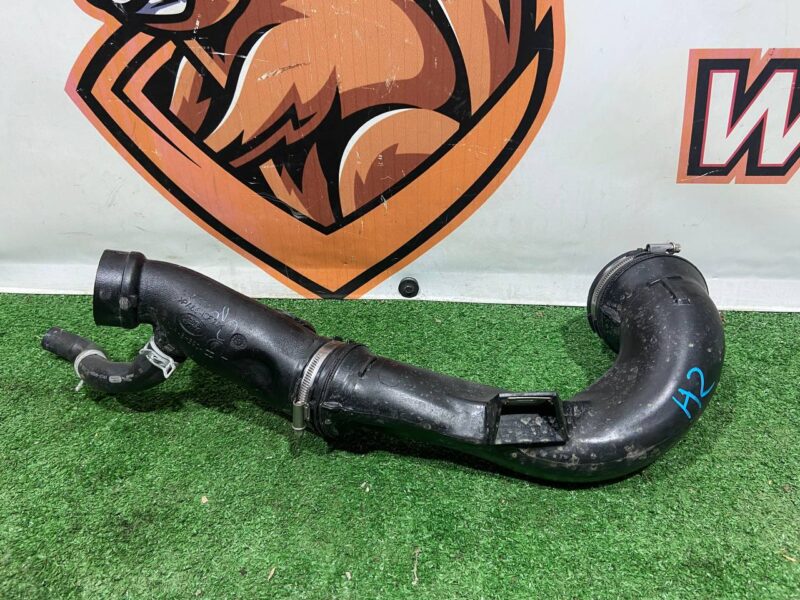 LR084060 3.0TD air filter nozzle Range Rover Sport L494 (2014-2022) Used cost 70 € in stock 5 pcs.