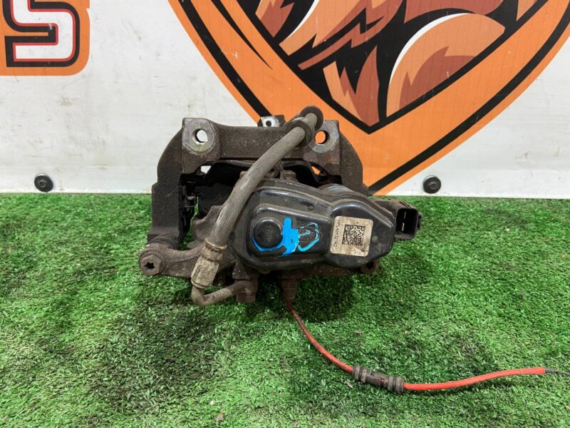 LR084114 Rear right caliper Land Rover Discovery 5 L462 (2017-) Used cost 83 € in stock 1 pcs.