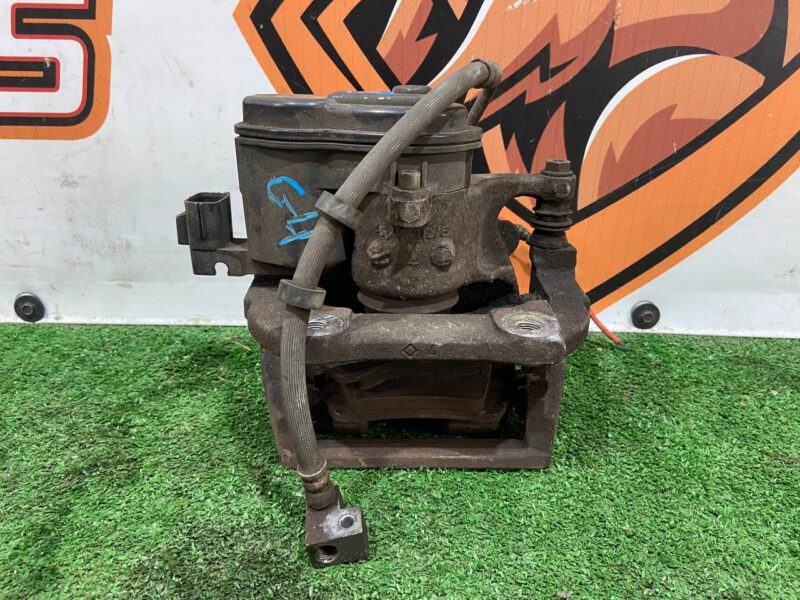 LR084114 Rear right caliper Land Rover Discovery 5 L462 (2017-) Used cost 83 € in stock 1 pcs.