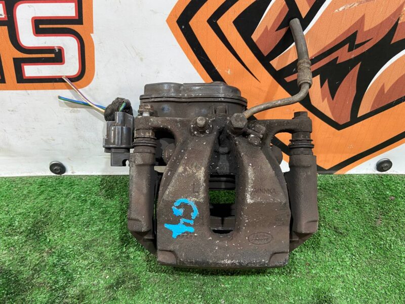 LR084120 Rear left caliper Land Rover Discovery 5 L462 (2017-) Used cost 83 € in stock 1 pcs.