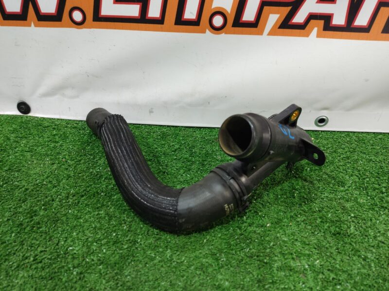 LR085514 EGR flange RANGE ROVER VELAR (L560) Used cost 15 € in stock 1 pcs.