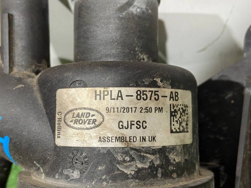 LR085946 Thermostat 3.0 D Range Rover Sport L494 (2014-2022) Used cost 40 € in stock 8 pcs.