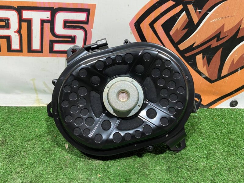 LR086354 Speaker sub-buffer Range Rover L405 (2013-2021) used cost 75 € in stock 2 pcs.