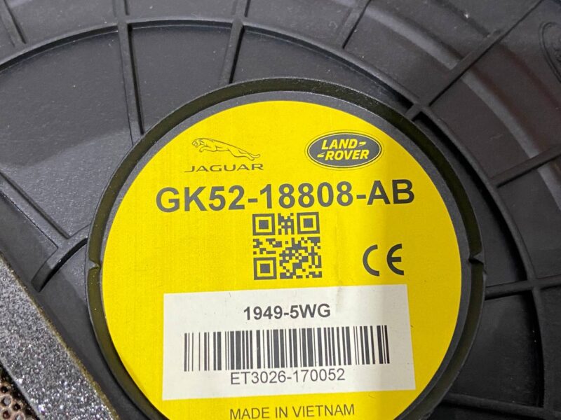LR086354 Speaker sub-buffer Range Rover L405 (2013-2021) used cost 75 € in stock 2 pcs.