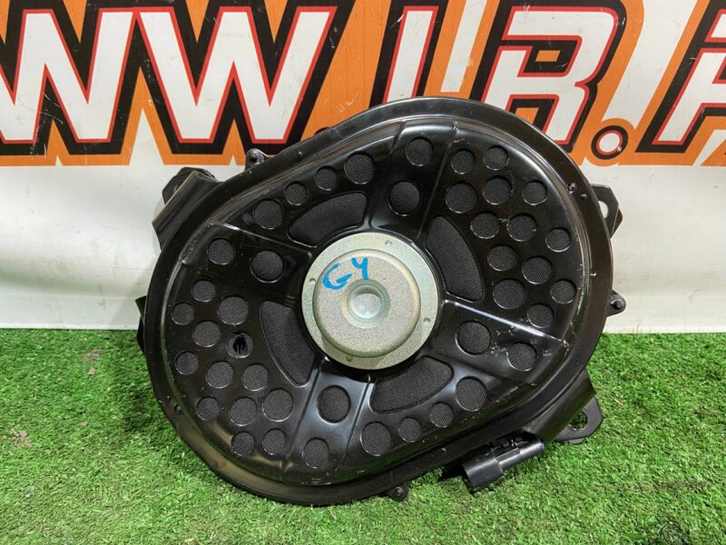 LR086354 Speaker sub-buffer Range Rover L405 (2013-2021) used cost 75 € in stock 2 pcs.