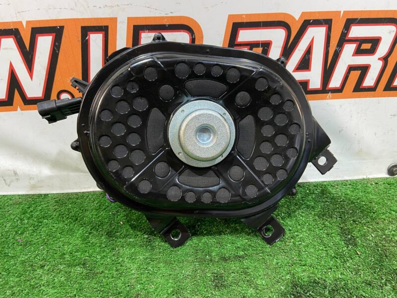 LR086410 Subwoofer speaker Range Rover Sport L494 (2014-2022) Used cost 100 € in stock 1 pcs.