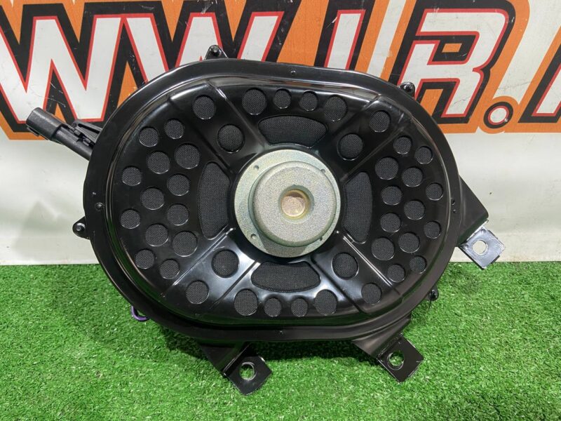 LR086410 Subwoofer speaker Range Rover Sport L494 (2014-2022) Used cost 100 € in stock 1 pcs.