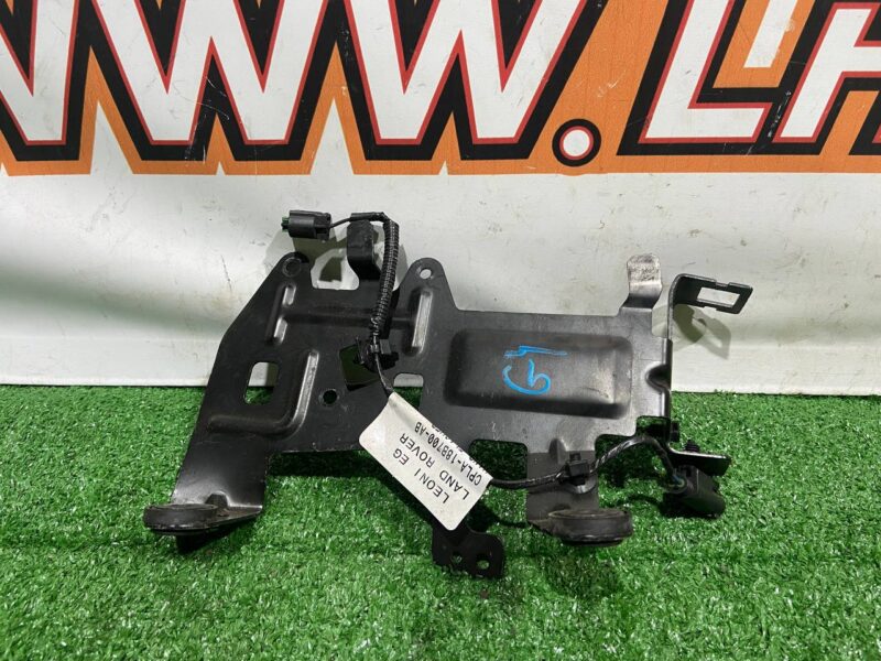 LR087499 Secondary heater bracket Range Rover L405 (2013-2021) used cost 50 € in stock 1 pcs.