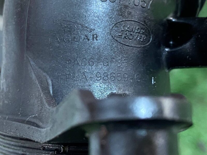 LR088290 Radiator Hose 3.0TD Range Rover Sport L494 (2014-2022) Used cost 40 € in stock 7 pcs.