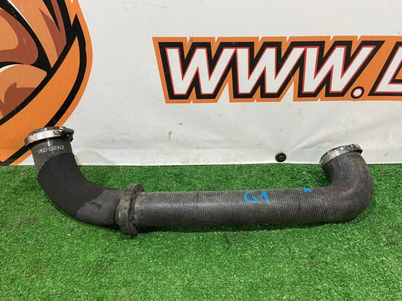 LR088290 Radiator Hose 3.0TD Range Rover Sport L494 (2014-2022) Used cost 40 € in stock 7 pcs.