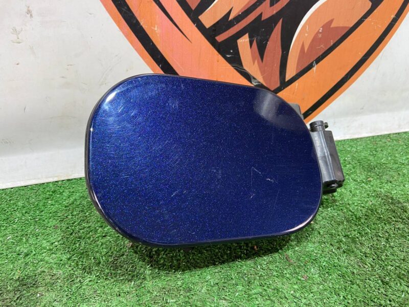LR088353 Range Rover L405 (2013-2021) tank flap used - Image 12