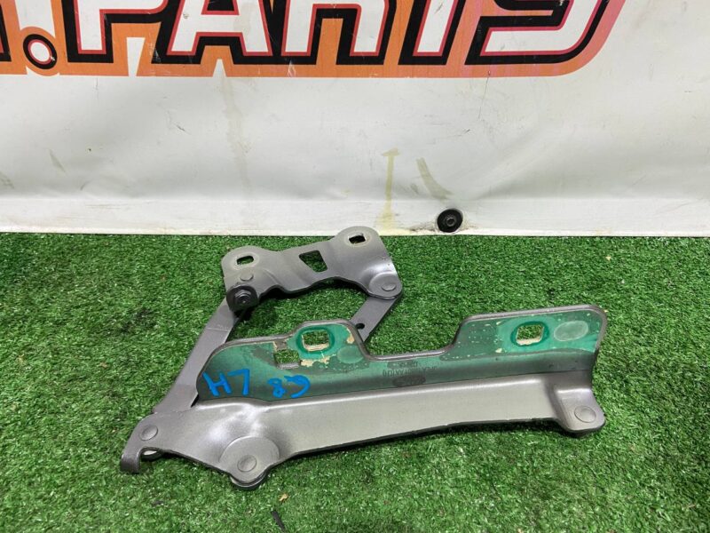 LR088985 Hood hinge left Range Rover L405 (2013-2021) Used - Image 13