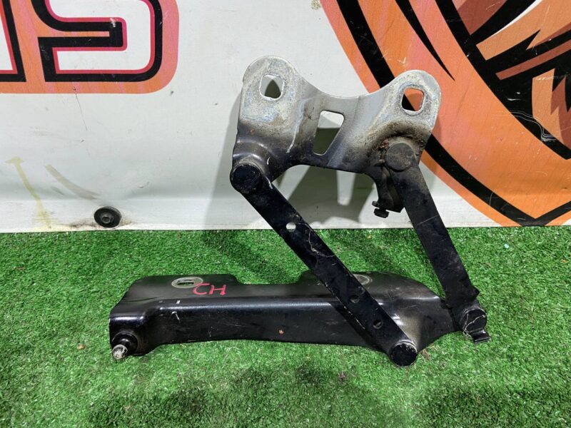 LR088985 Hood hinge left Range Rover L405 (2013-2021) Used - Image 16