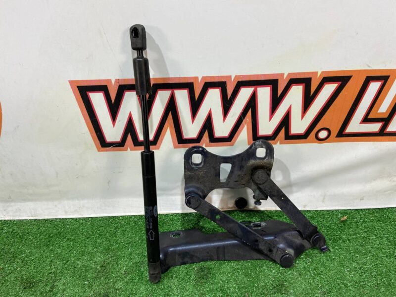 LR088985 Hood hinge left Range Rover L405 (2013-2021) Used - Image 19