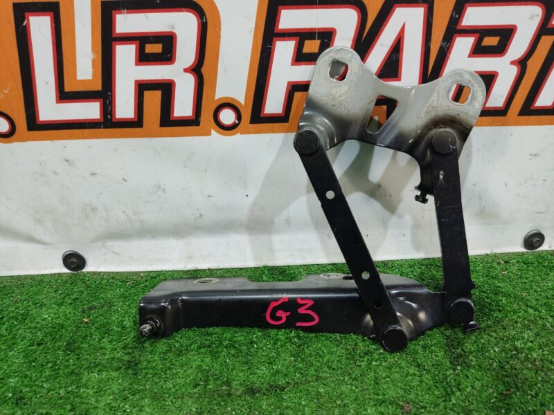 LR088985 Hood hinge left Range Rover L405 (2013-2021) Used cost 50 € in stock 11 pcs.