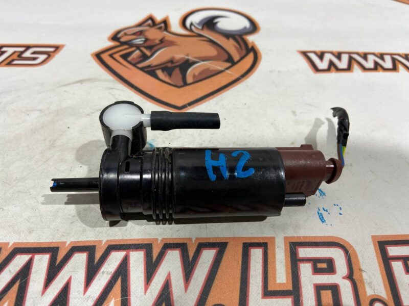 LR089443 Washer reservoir pump Land Rover Discovery 5 L462 (2017-) used cost 25 € in stock 3 pcs.