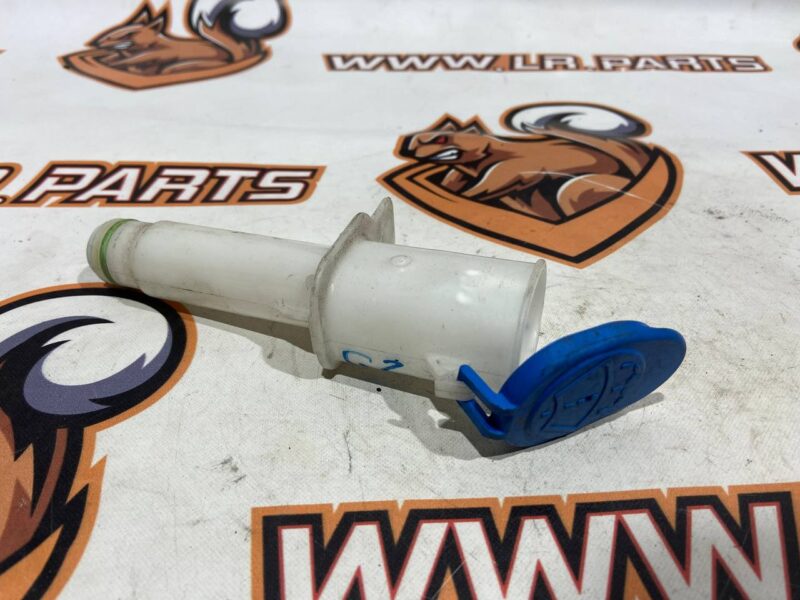 LR089444 The filler neck of the glass washer tank Land Rover Discovery 5 Used cost 24,37 € in stock 2 pcs.