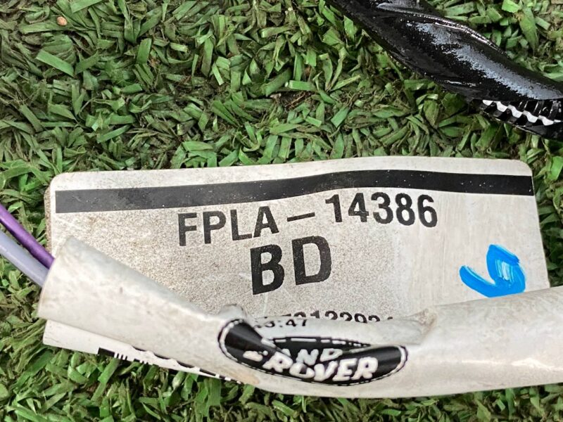 LR089627 Wiring of the additional cooling pump Range Rover Sport L494 (2014-2022) Used cost 45 € in stock 3 pcs.