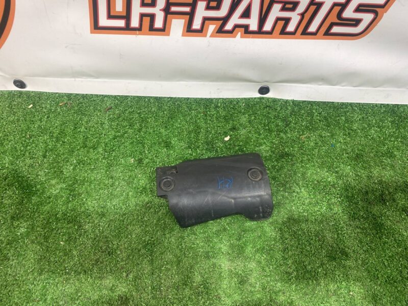 LR090539 Right cover rear suspension arm Range Rover Velar Used cost 10 € in stock 1 pcs.