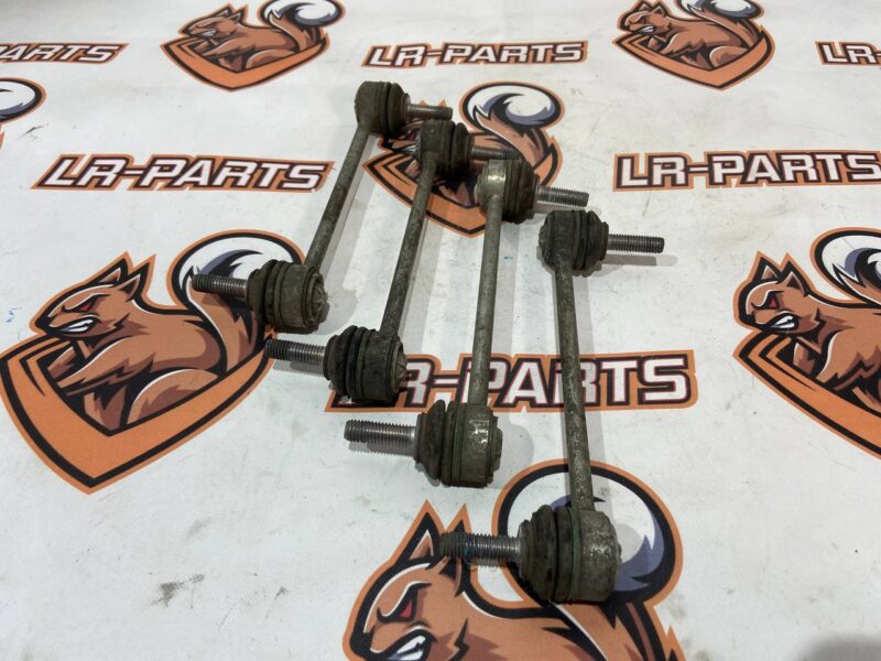LR090549 Rear stabilizer bar Range Rover Velar L560 (2018-) Used cost 12 € in stock 10 pcs.