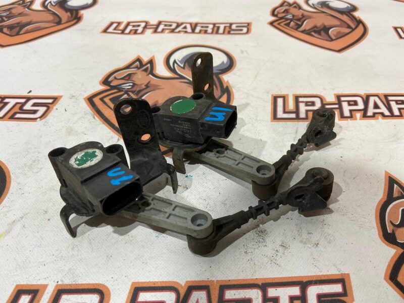 LR090681 Height sensor Rear right RANGE ROVER VELAR Used cost 70 € in stock 2 pcs.