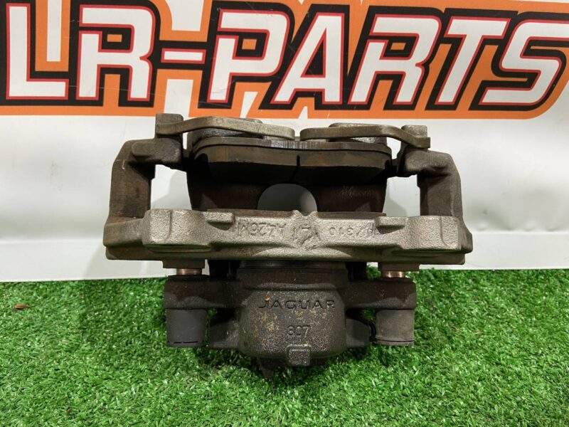 LR090688 Front right caliper Range Rover Velar L560 (2018-) Used cost 100 € in stock 12 pcs.