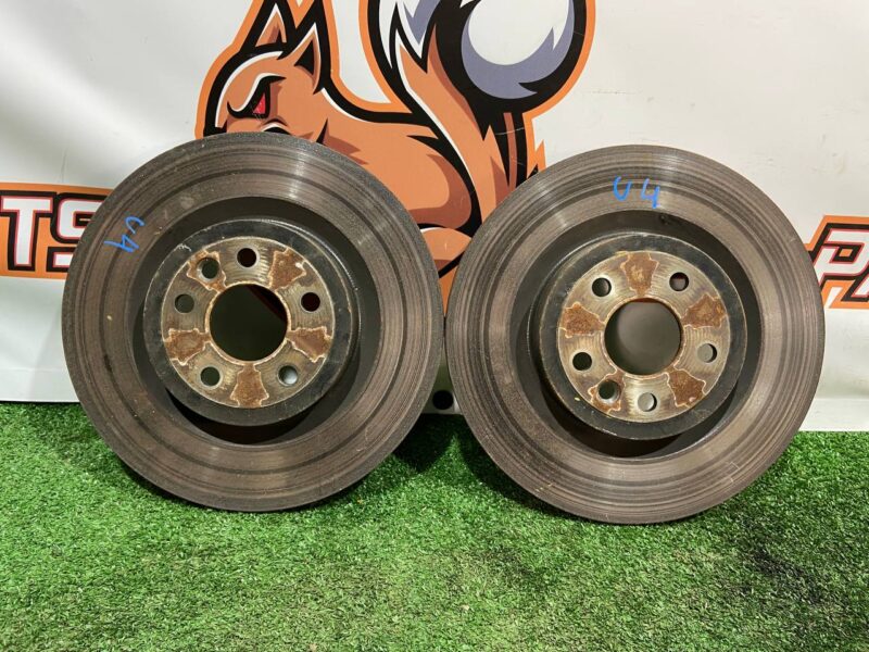 LR090699 Rear brake disc (325x20) Range Rover Velar L560 (2018-) Used cost 30 € in stock 14 pcs.