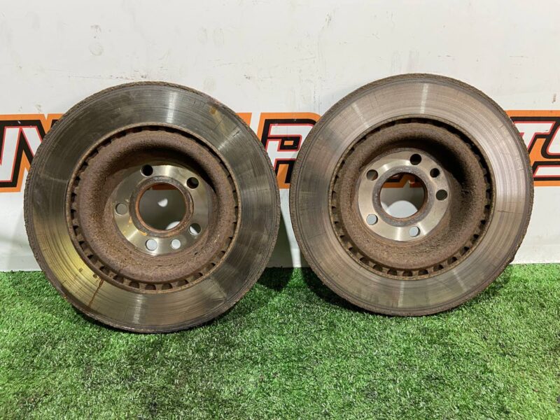 LR090699 Rear brake disc (325x20) Range Rover Velar L560 (2018-) Used cost 30 € in stock 14 pcs.