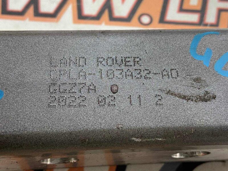LR090887 Bracket for bumper amplifier right Range Rover Sport L494 (2014-2022) Used cost 15 € in stock 3 pcs.