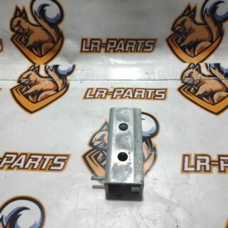 LR090887 Bumper booster bracket right left RANGE ROVER SPORT L494 13- Used cost 15 € in stock 5 pcs.