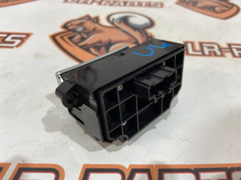 LR091201 Parking Brake Button Range Rover Velar L560 (2018-) Used cost 50 € in stock 2 pcs.