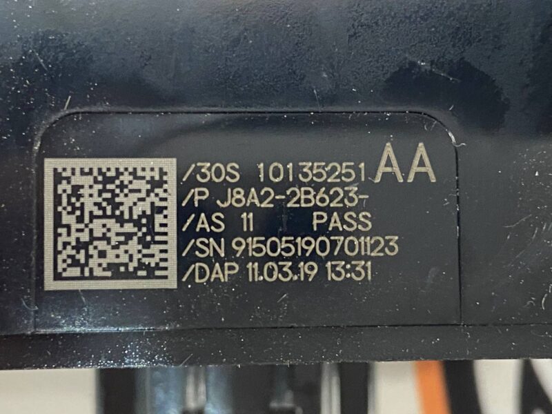 LR091201 Parking Brake Button Range Rover Velar L560 (2018-) Used cost 50 € in stock 2 pcs.