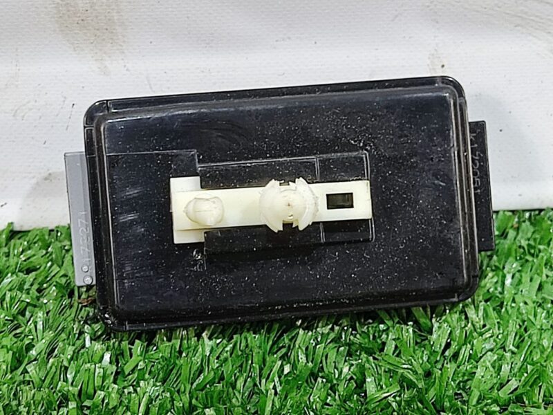 LR091229 USB control module RANGE ROVER VELAR (L560) Used cost 50 € in stock 2 pcs.