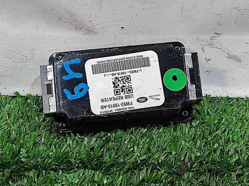 LR091229 USB control module RANGE ROVER VELAR (L560) Used cost 50 € in stock 2 pcs.