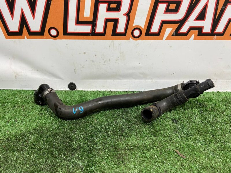 LR091776 Radiator nozzle (radiator pump) Range Rover Velar L560 (2018-) Used cost 20 € in stock 4 pcs.