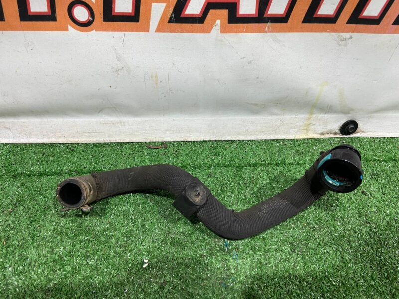 LR091796 Cooling pipe Range Rover Velar L560 (2018-) Used cost 29 € in stock 1 pcs.