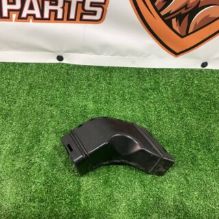 LR092265 Air filter nozzle Range Rover Velar L560 (2018-) Used cost 18 € in stock 7 pcs.