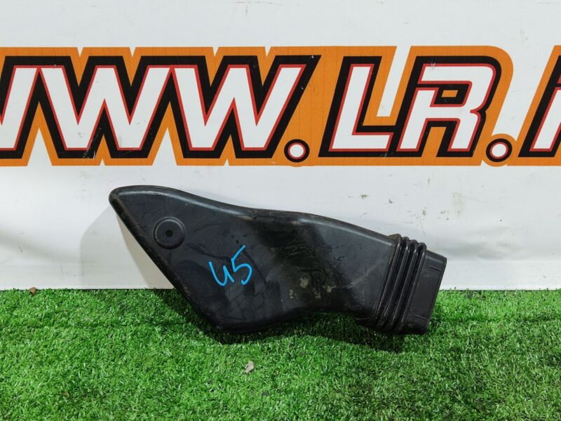 LR092338 Branch pipe to the air filter left Range Rover Velar L560 (2018-) used cost 30 € in stock 9 pcs.