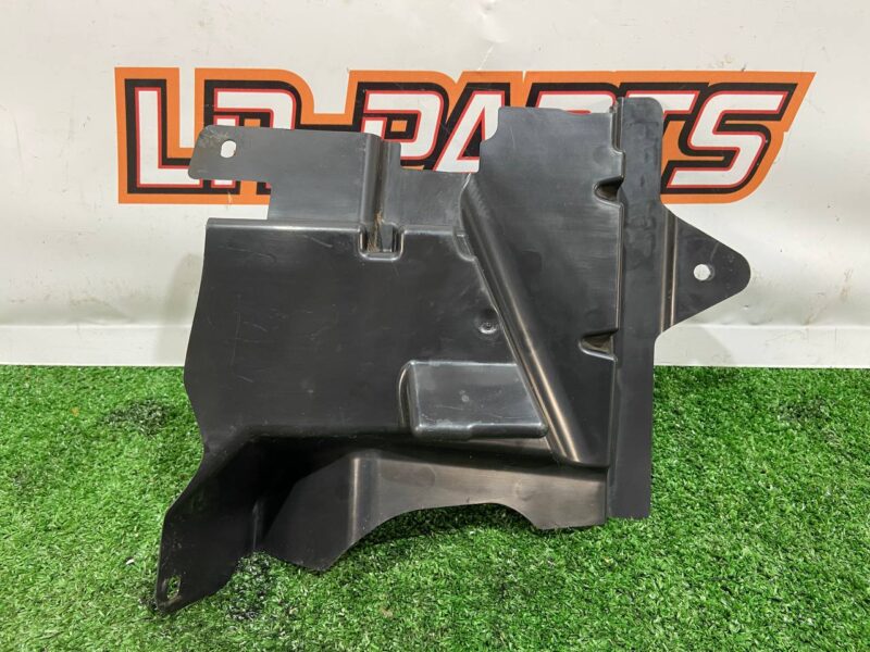 LR092650 Mudguard front right Range Rover Velar Used cost 5 € in stock 4 pcs.
