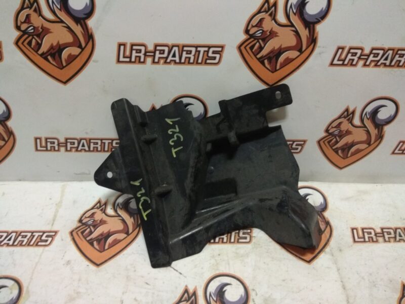 LR092650 Mudguard front right Range Rover Velar Used cost 5 € in stock 4 pcs.